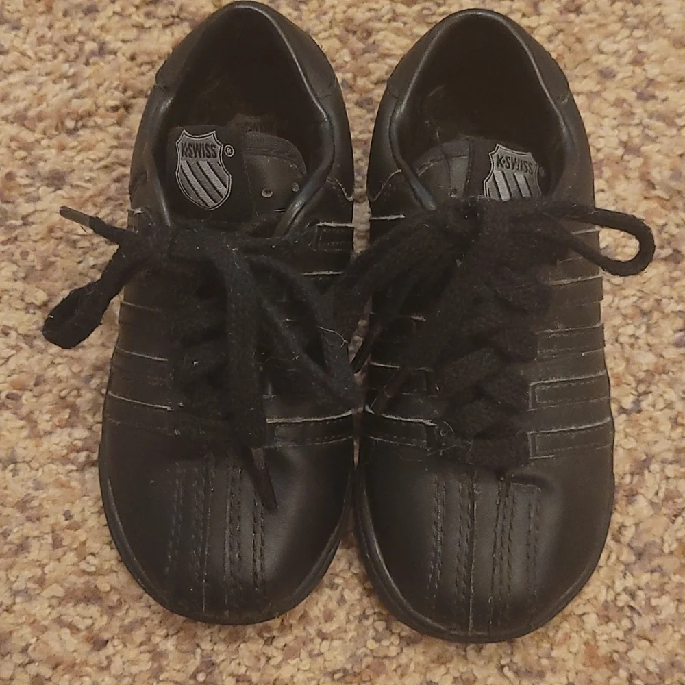 K-swiss black tennis shoes Infant 7